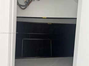 2970 NW 45, Miami FL 33142