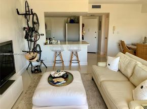 8400 Byron Ave 4F, Miami Beach FL 33141