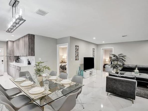 1321 S 16th Ave, Hollywood FL 33020