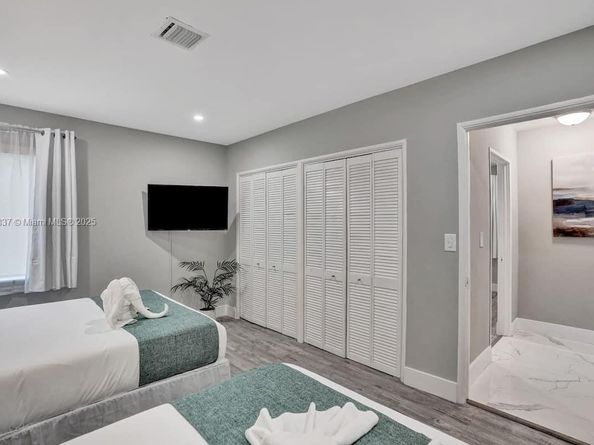 1321 S 16th Ave, Hollywood FL 33020