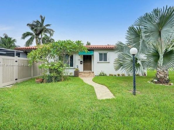 1321 S 16th Ave, Hollywood FL 33020