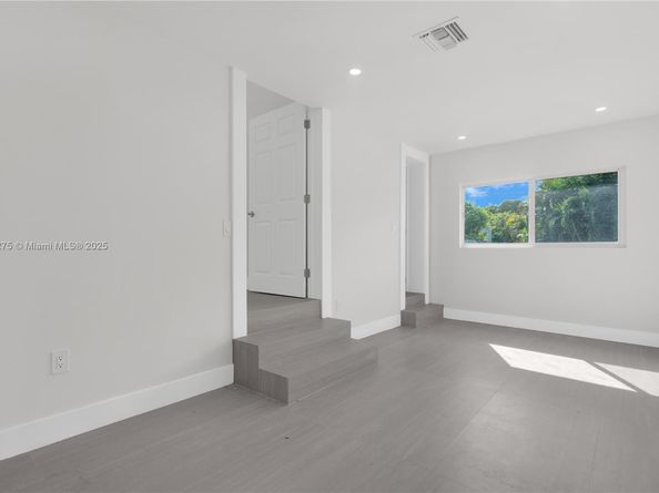 2949 SW 14 st, Miami FL 33145