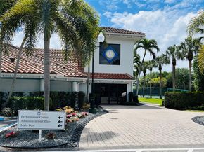 500 Crosswinds Dr A1, Green Acres FL 33413