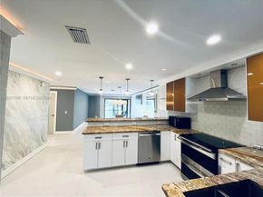 500 Crosswinds Dr A1, Green Acres FL 33413