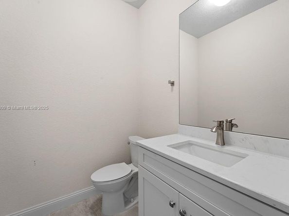5400 NW 57th Ct, Tamarac FL 33319