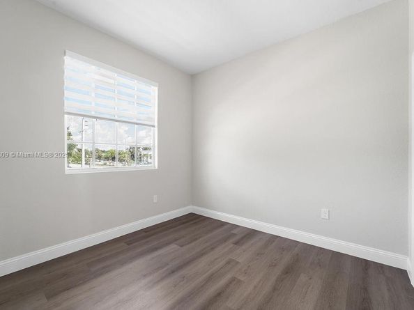 5400 NW 57th Ct, Tamarac FL 33319