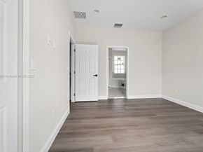 5400 NW 57th Ct, Tamarac FL 33319