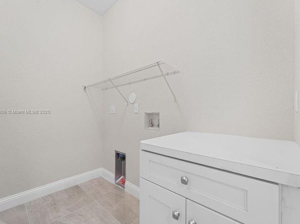 5400 NW 57th Ct, Tamarac FL 33319