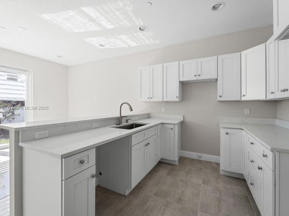 5400 NW 57th Ct, Tamarac FL 33319