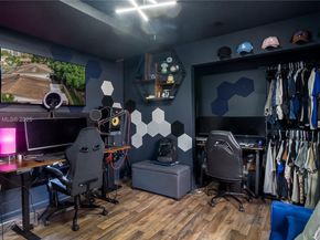 6368 NW 29th St, Sunrise FL 33313