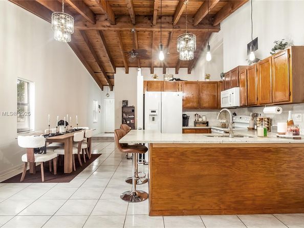 6368 NW 29th St, Sunrise FL 33313