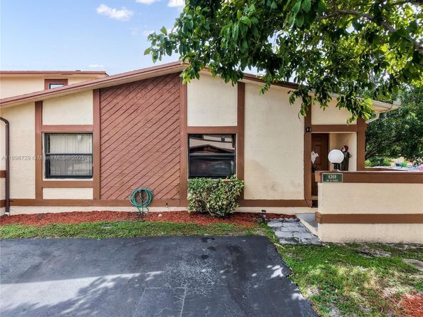 6368 NW 29th St, Sunrise FL 33313