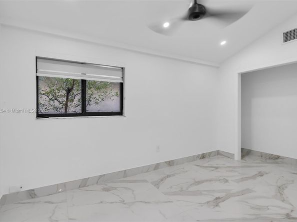 17353 NW 62nd Ct, Hialeah FL 33015