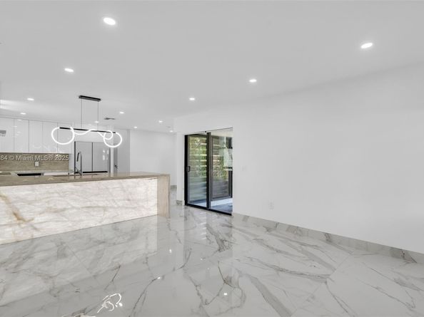 17353 NW 62nd Ct, Hialeah FL 33015