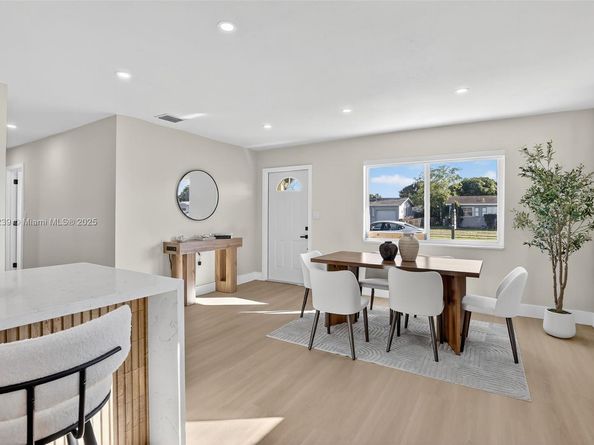 2805 NW 210th Ter, Miami Gardens FL 33056