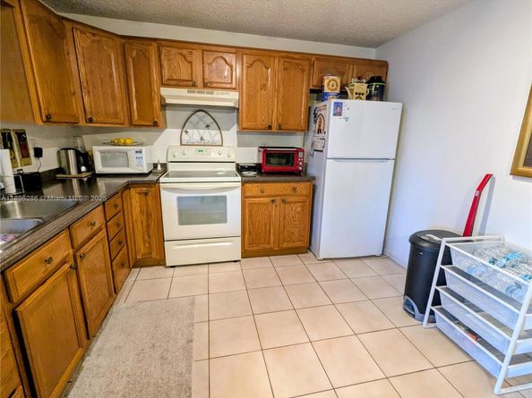 3031 N 74th Ave, Hollywood FL 33024