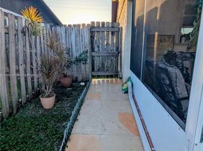 3031 N 74th Ave, Hollywood FL 33024