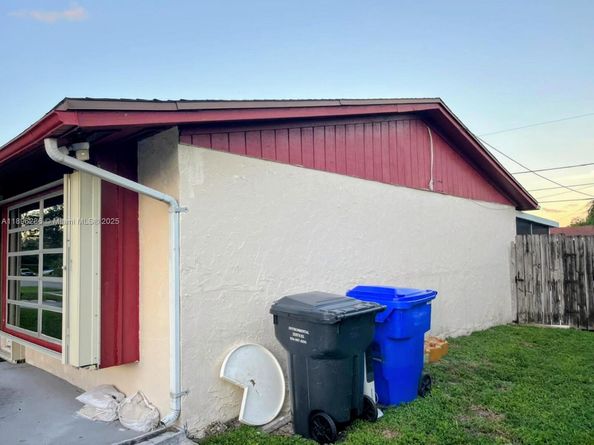 3031 N 74th Ave, Hollywood FL 33024