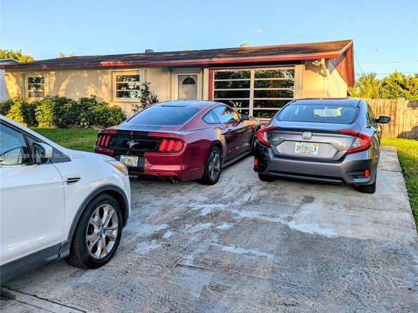 3031 N 74th Ave, Hollywood FL 33024