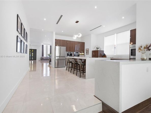 2420 SW 24th St, Miami FL 33145