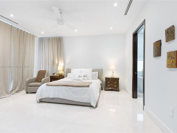 2420 SW 24th St, Miami FL 33145