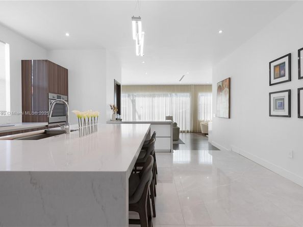 2420 SW 24th St, Miami FL 33145