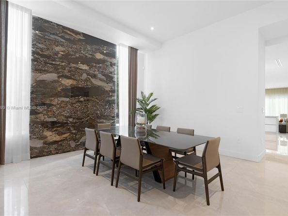 2420 SW 24th St, Miami FL 33145