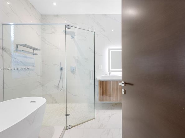 2420 SW 24th St, Miami FL 33145