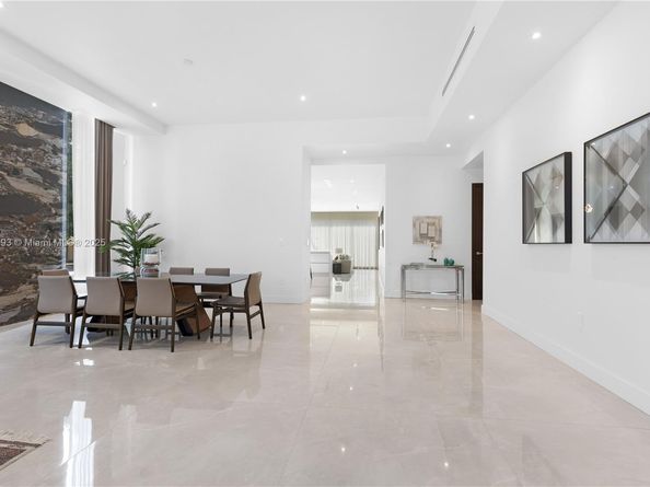 2420 SW 24th St, Miami FL 33145