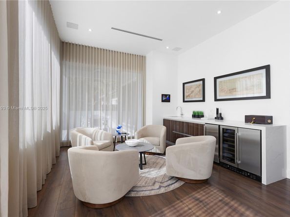 2420 SW 24th St, Miami FL 33145