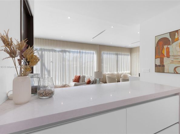 2420 SW 24th St, Miami FL 33145