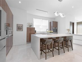 2420 SW 24th St, Miami FL 33145