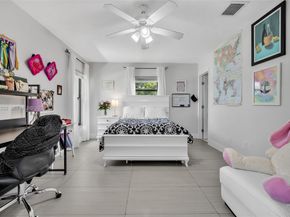 11850 Oak Leaf Dr., Davie FL 33330