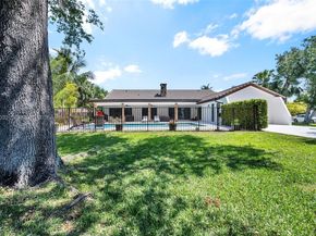 11850 Oak Leaf Dr., Davie FL 33330