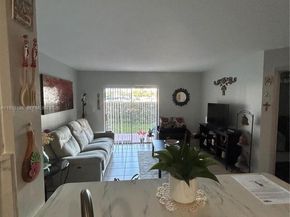 200 W Palm Cir W 104, Pembroke Pines FL 33025