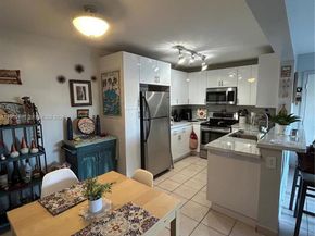 200 W Palm Cir W 104, Pembroke Pines FL 33025