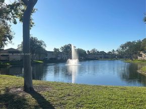 200 W Palm Cir W 104, Pembroke Pines FL 33025