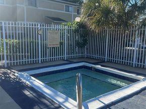 200 W Palm Cir W 104, Pembroke Pines FL 33025