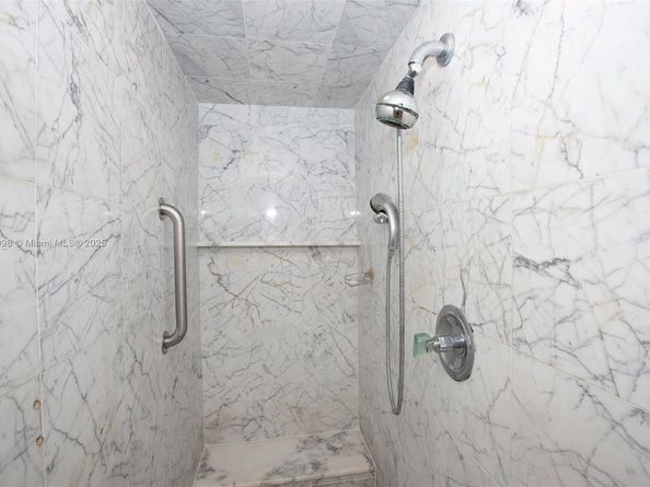 20281 E Country Club Dr 1801, Aventura FL 33180