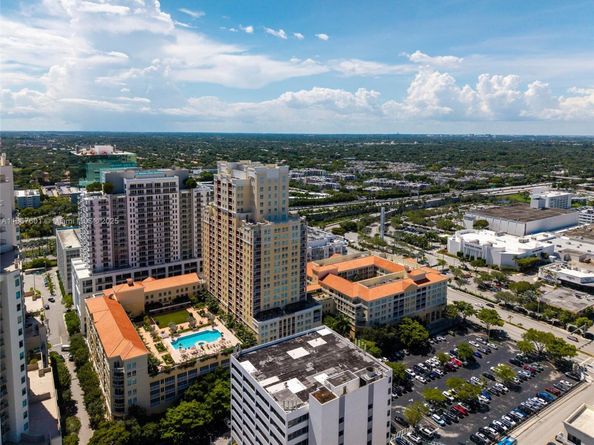 7350 SW 89th St 411S, Miami FL 33156