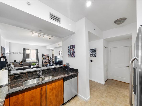 7350 SW 89th St 411S, Miami FL 33156