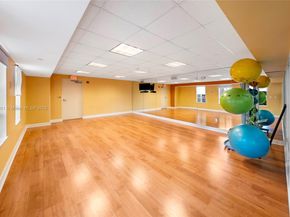 7350 SW 89th St 411S, Miami FL 33156