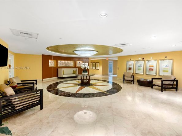 7350 SW 89th St 411S, Miami FL 33156