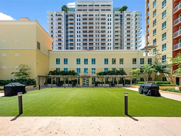 7350 SW 89th St 411S, Miami FL 33156