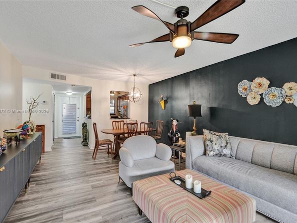 2780 N Pine Island Rd 112, Sunrise FL 33322