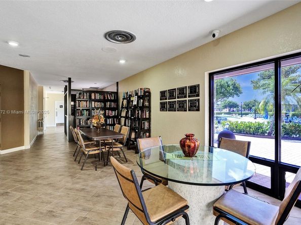 2780 N Pine Island Rd 112, Sunrise FL 33322