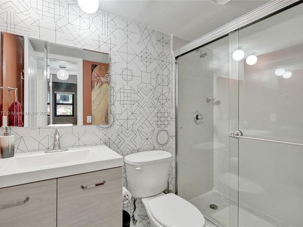 2780 N Pine Island Rd 112, Sunrise FL 33322