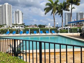 3545 Magellan Cir 3525, Aventura FL 33180