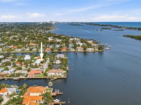 2607 Holy Cross Ln, Lake Worth FL 33460