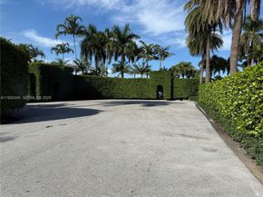 2607 Holy Cross Ln, Lake Worth FL 33460